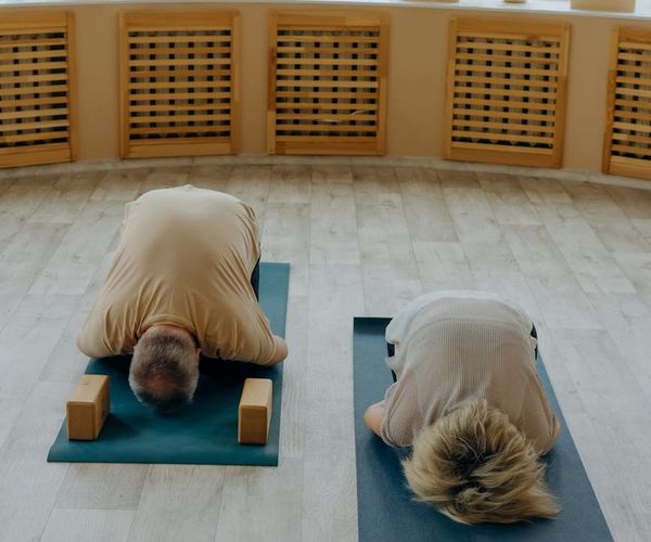 A man in deep concentration during a workout, symbolizing mental clarity.