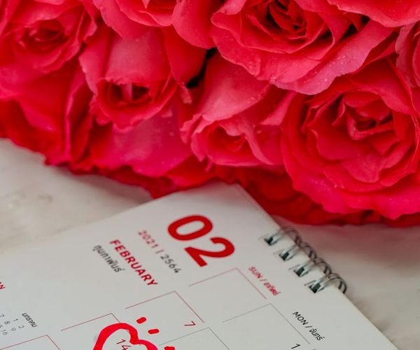 Calendar with marked dates, symbolizing consistency and a step-by-step approach.